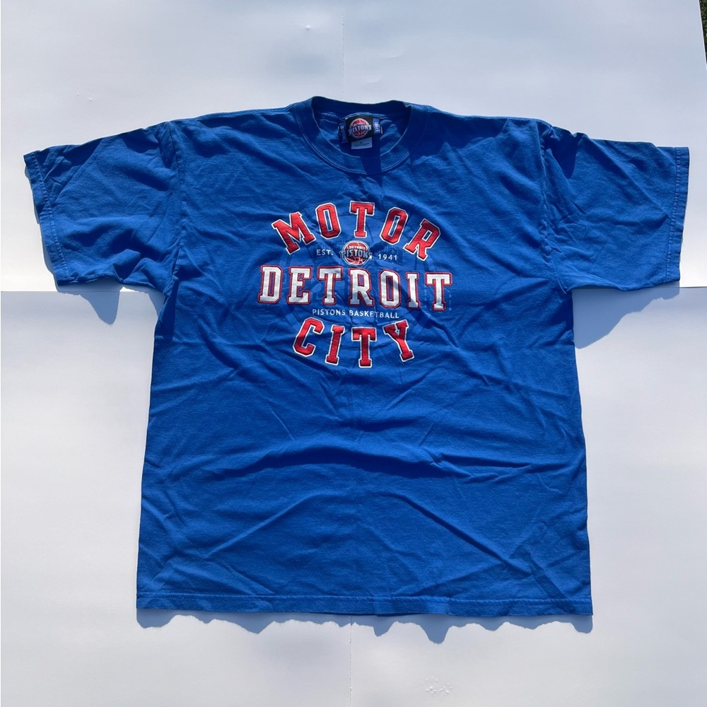 Vintage Detroit pistons tee